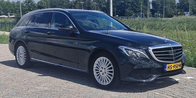 Zwart Gebruikt 2015 Mercedes C350e Stationwagen | € 14.999 (Eerlijke prijs) - Afbeelding 1/4