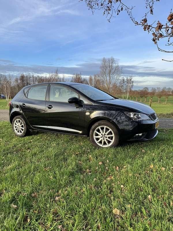 Zwart Occasion 2016 Seat Ibiza Style MPV | € 6.000 (Eerlijke prijs) - Afbeelding 1/4