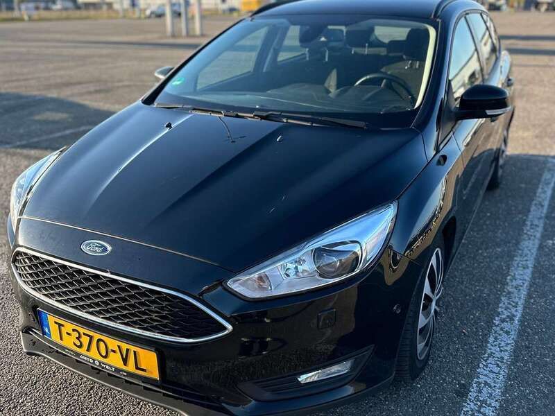 Zwart Gebruikt 2017 Ford Focus Stationwagen | € 7.999 (Goede deal) - Afbeelding 1/4