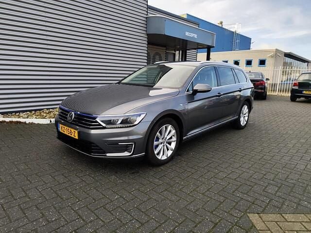 Grijs Gebruikt 2016 VW Passat GTE Stationwagen | € 8.500 (Super prijs) - Afbeelding 1/4