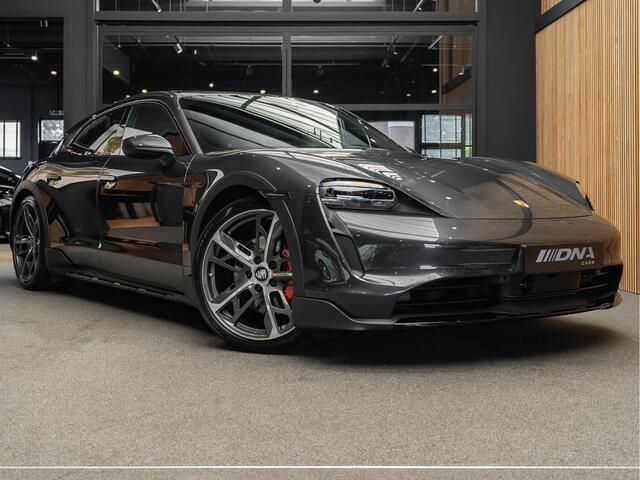 Grijs Gebruikt 2023 Porsche Taycan 4S Cross Turismo Sedan | € 119.995 - Afbeelding 1/4
