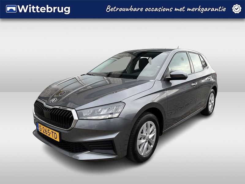 Grijs Occasion 2023 Skoda Fabia Ambition Hatchback | € 16.950 (Eerlijke prijs) - Afbeelding 1/2