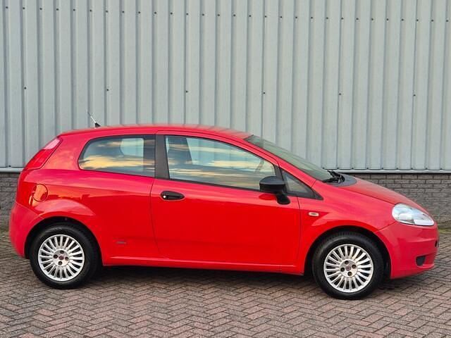 Occasion Fiat Grande Punto 65 PK (47 kW) 2008 Rood Hatchback