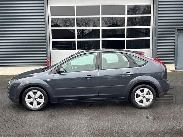 Occasion Ford Focus Futura 101 PK (74 kW) 2007 Grijs Hatchback