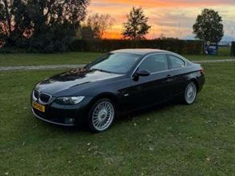 Zwart Gebruikt 2006 BMW 325 Executive Coupé | € 7.250 (Eerlijke prijs) - Afbeelding 1/4
