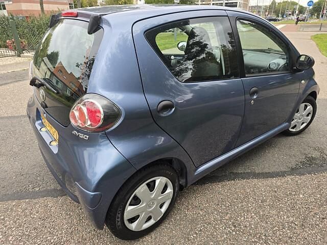 Occasion Toyota Aygo 68 PK (50 kW) 2009 Blauw Hatchback