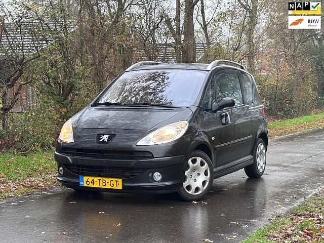 Zwart Gebruikt 2006 Peugeot 1007 MPV | € 1.750 (Eerlijke prijs) - Afbeelding 1/4