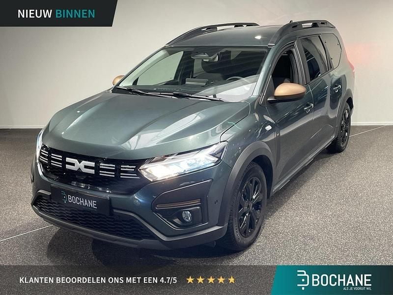 Cedar green dqk Gebruikt 2024 Dacia Jogger Extreme MPV | € 26.700 - Afbeelding 1/4