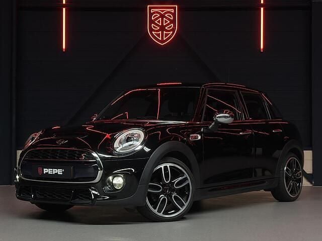 Zwart Gebruikt 2018 Mini Cooper S Chili Hatchback | € 19.480 (Eerlijke prijs) - Afbeelding 1/4