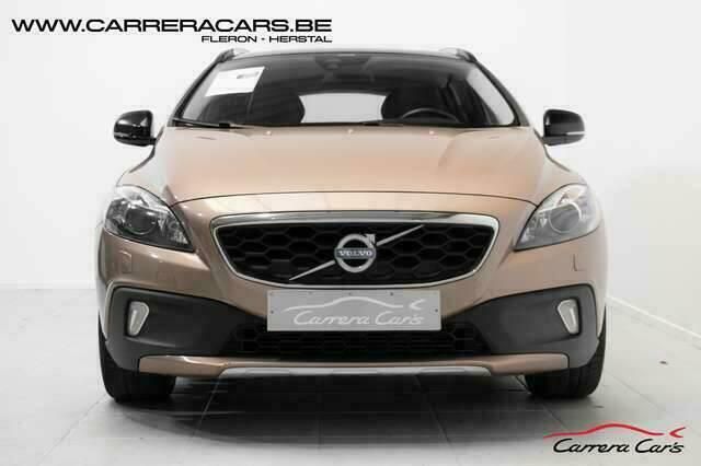 Occasion Volvo V40 CC Summum 114 PK (83 kW) 2013 Bruin Stationwagen
