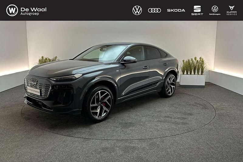 Grijs Nieuw 2025 Audi Q6 e-tron S-Line SUV | € 85.925 (Eerlijke prijs) - Afbeelding 1/4