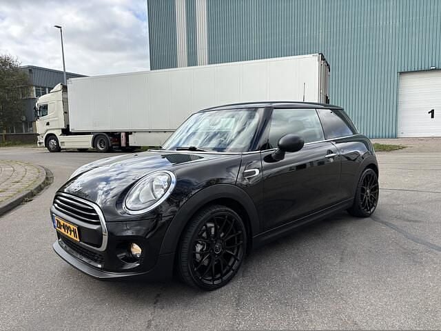 Zwart Gebruikt 2015 Mini ONE Hatchback | € 6.750 (Goede deal) - Afbeelding 1/4