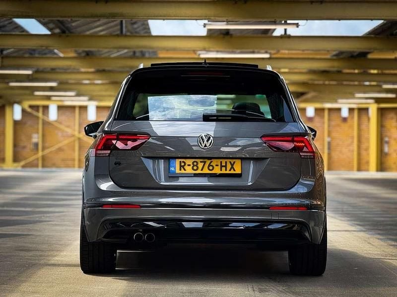 Grijs Gebruikt 2018 VW Tiguan Highline SUV | € 26.750 (Duur) - Afbeelding 1/4