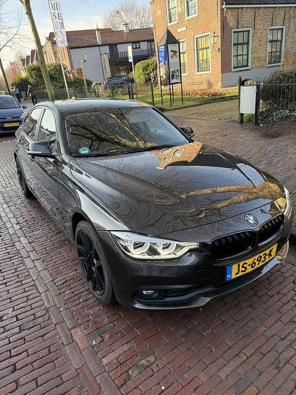 Occasion 2016 BMW 318 Sedan | € 12.250 (Goede deal) - Afbeelding 1/4