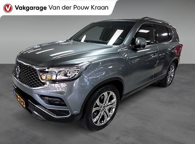 Grijs (metallic) Gebruikt 2020 Ssangyong (KGM) Rexton Sapphire SUV | € 29.950 - Afbeelding 1/4
