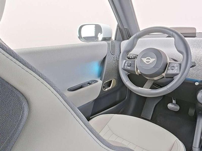 Occasion Mini Cooper Favoured 135 kW (184 PK) 2025 Groen Hatchback