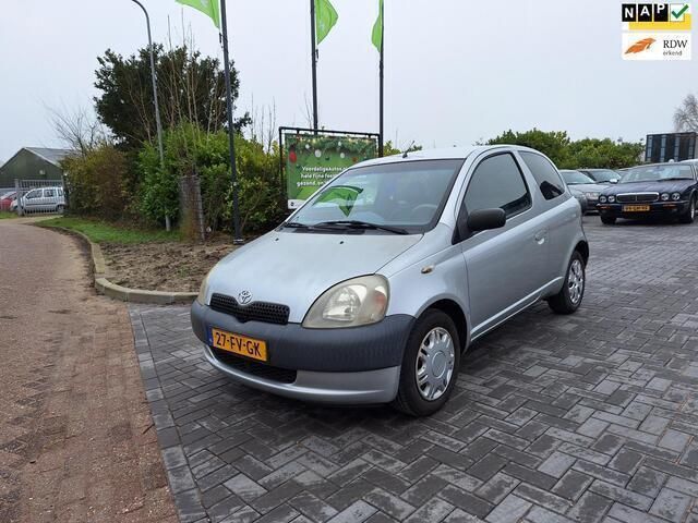 Grijs Gebruikt 2000 Toyota Yaris Terra Hatchback | € 999 (Eerlijke prijs) - Afbeelding 1/4
