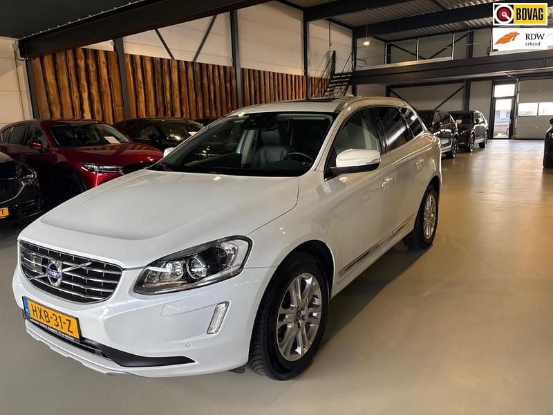 Wit Gebruikt 2016 Volvo XC60 Ocean Race SUV | € 23.750 (Iets duurder) - Afbeelding 1/4