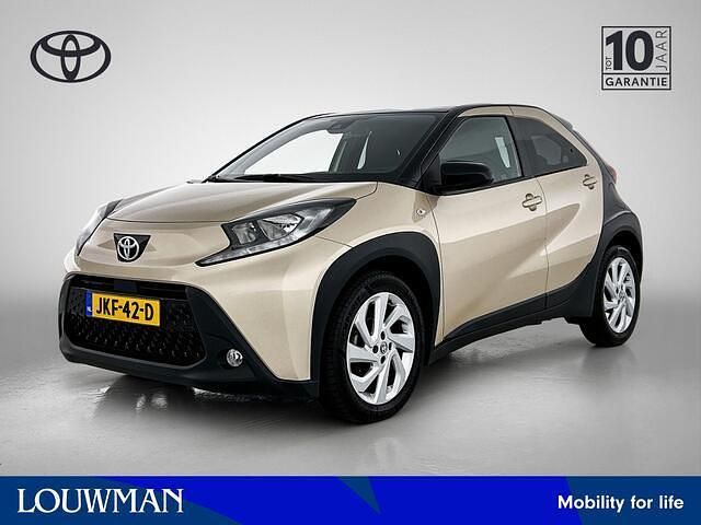 Bruin Gebruikt 2022 Toyota Aygo X Pulse SUV | € 17.990 - Afbeelding 1/4
