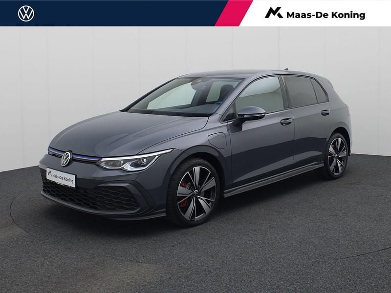 Grijs Gebruikt 2022 VW Golf VIII GTE Hatchback | € 28.880 (Goede deal) - Afbeelding 1/4
