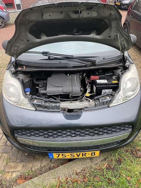 Occasion Peugeot 107 68 PK (50 kW) 2011 Grijs Hatchback