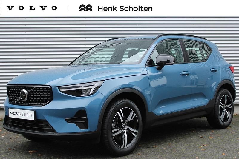 Blauw Gebruikt 2024 Volvo XC40 Plus SUV | € 43.750 (Eerlijke prijs) - Afbeelding 1/4