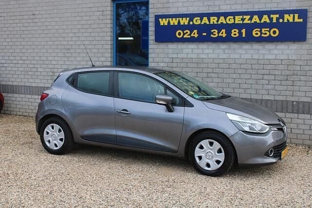 Grijs Gebruikt 2013 Renault Clio IV Expression Hatchback | € 4.250 (Eerlijke prijs) - Afbeelding 1/3