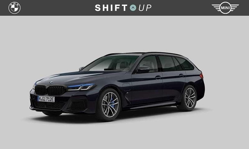 Zwart Gebruikt 2021 BMW 530e Executive Stationwagen | € 42.940 (Duur) - Afbeelding 1/3