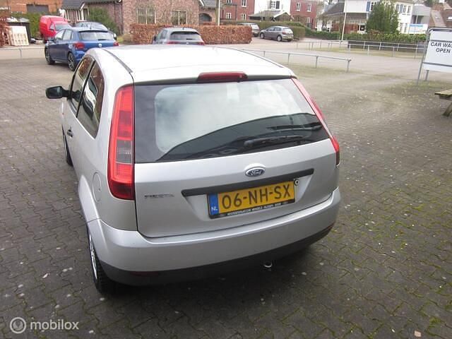 Occasion Ford Fiesta 69 PK (50 kW) 2003 Grijs Hatchback