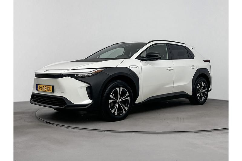 Wit Gebruikt 2023 Toyota bZ4X SUV | € 32.945 (Eerlijke prijs) - Afbeelding 1/1