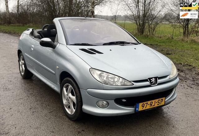 Blauw Gebruikt 2004 Peugeot 206 CC Cabriolet | € 1.250 (Eerlijke prijs) - Afbeelding 1/4