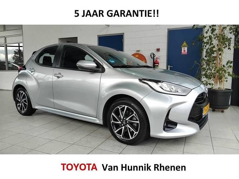 Zilver Gebruikt 2022 Toyota Yaris Hatchback | € 20.399 (Eerlijke prijs) - Afbeelding 1/3
