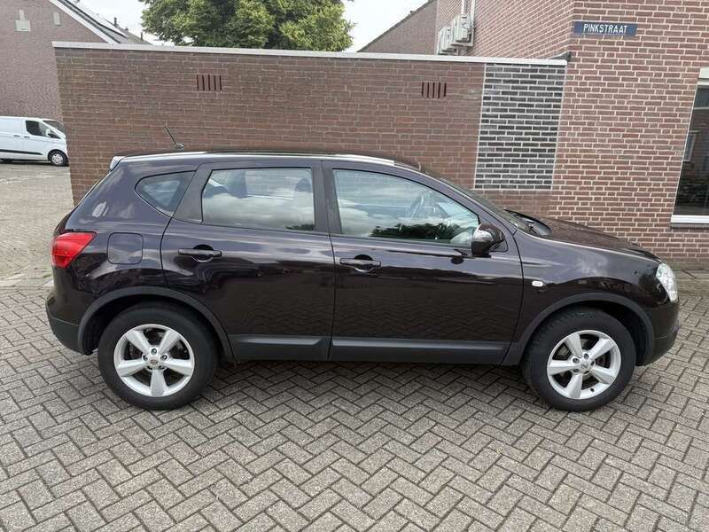 Paars Gebruikt 2010 Nissan Qashqai SUV | € 6.950 (Eerlijke prijs) - Afbeelding 1/4