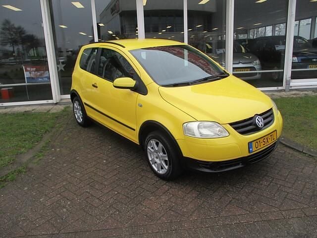 Occasion VW Fox Trendline 54 PK (39 kW) 2006 Geel Hatchback