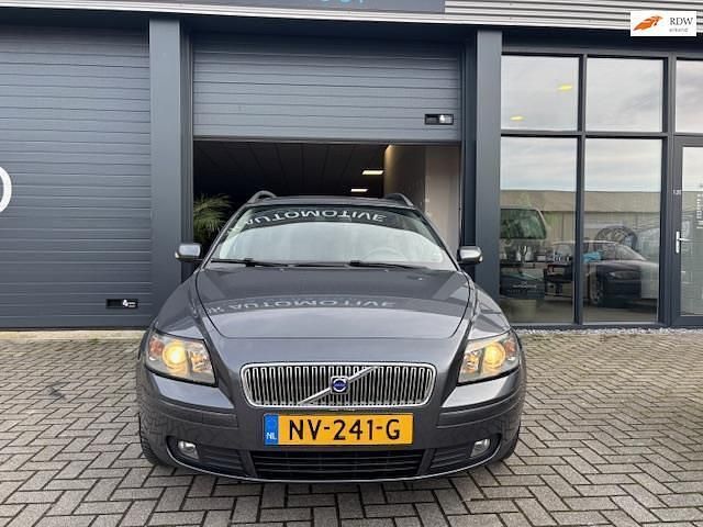 Grijs Occasion 2006 Volvo V50 Stationwagen | € 2.150 (Goede deal) - Afbeelding 1/4