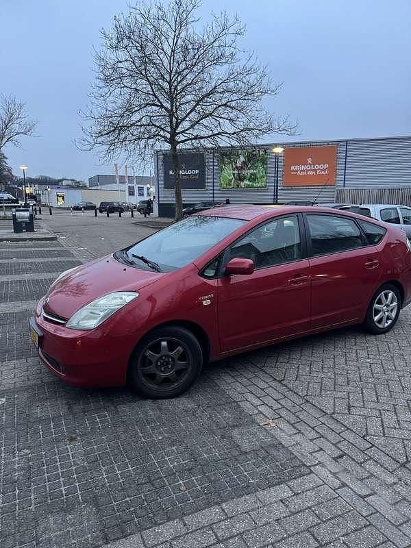 Occasion Toyota Prius 77 PK (56 kW) 2006 Rood Hatchback