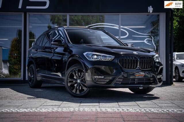 Zwart Gebruikt 2020 BMW X1 Executive SUV | € 30.875 (Eerlijke prijs) - Afbeelding 1/4
