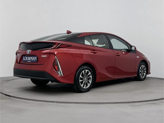 Occasion Toyota Prius Limited 136 PK (100 kW) 2022 Rood Hatchback