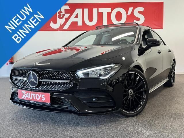 Zwart Gebruikt 2022 Mercedes CLA200 AMG line Sedan | € 35.950 (Eerlijke prijs) - Afbeelding 1/4