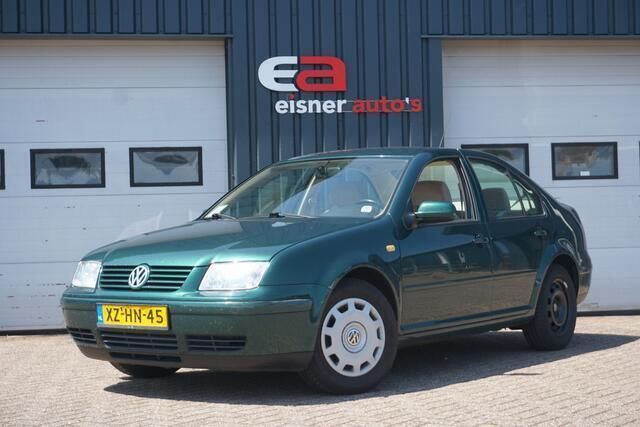 Groen Gebruikt 1999 VW Bora Trendline Sedan | € 1.449 (Eerlijke prijs) - Afbeelding 1/4