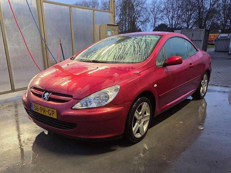 Occasion Peugeot 307 CC 136 PK (100 kW) 2005 Rood Cabriolet