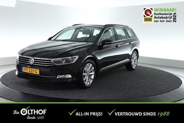 Zwart Gebruikt 2017 VW Passat Comfortline Stationwagen | € 18.000 (Eerlijke prijs) - Afbeelding 1/4