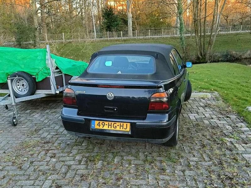 Occasion VW Golf Cabriolet Trendline 75 PK (55 kW) 1998 Zwart Cabriolet