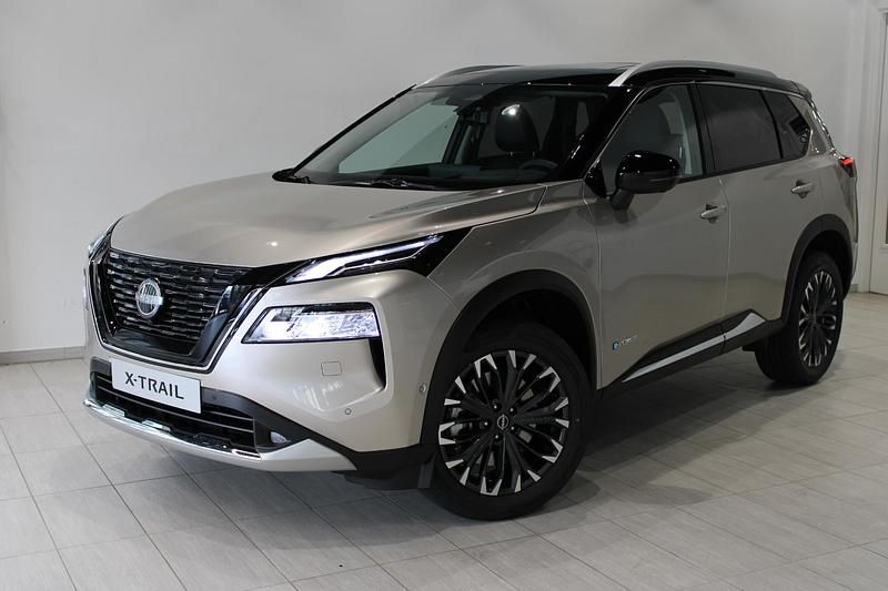 Nieuw Nissan X-Trail Tekna+ 204 PK (150 kW) 2025 Champagne silver SUV