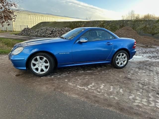 Blauw, metallic lak Gebruikt 2001 Mercedes SLK200 Cabriolet | € 9.950 - Afbeelding 1/4