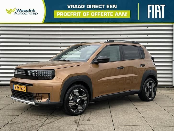 Occasion 2025 Fiat Grande Panda La Prima Hatchback | € 25.895 (Eerlijke prijs) - Afbeelding 1/4