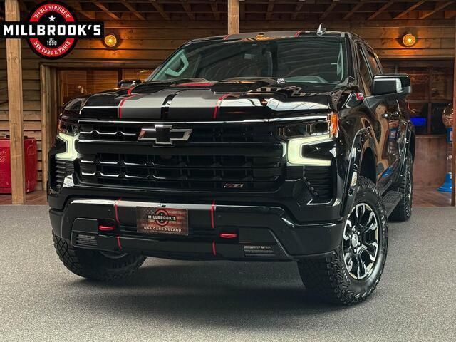 Zwart Nieuw 2024 Chevrolet Silverado Van | € 87.950 - Afbeelding 1/4