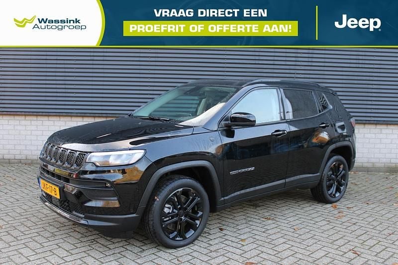 Zwart Nieuw 2025 Jeep Compass SUV | € 39.435 - Afbeelding 1/4