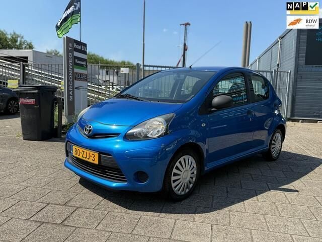 Blauw Gebruikt 2012 Toyota Aygo Comfort Hatchback | € 2.749 (Goede deal) - Afbeelding 1/4