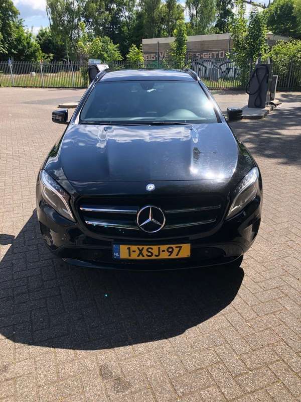 Zwart Gebruikt 2014 Mercedes GLA200 Ambition SUV | € 17.100 (Iets duurder) - Afbeelding 1/4